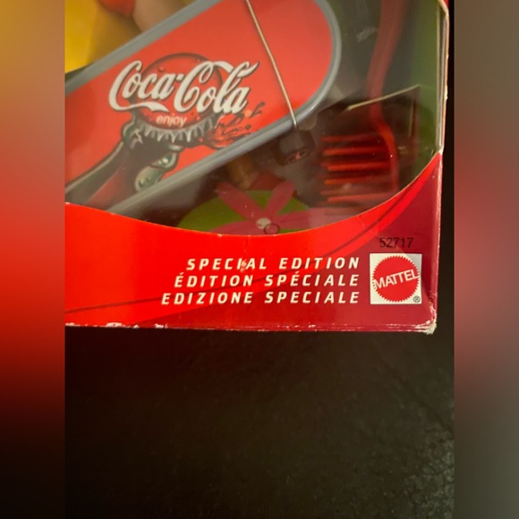 Vintage 2001 Coca-Cola Skateboard Fun Barbie Doll Special Edition - Picture 2 of 5